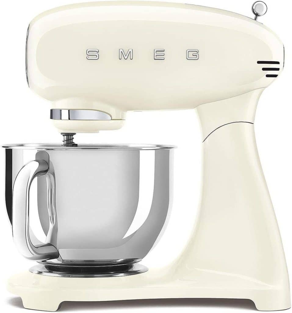 Test : robot pâtissier Smeg SMF03CREU