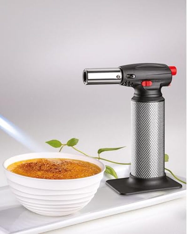 Explorez notre test complet pour choisir la micro-torche chalumeau de cuisine rechargeable idéale. Design, puissance et praticité : trouvez l'outil parfait pour vos créations culinaires.