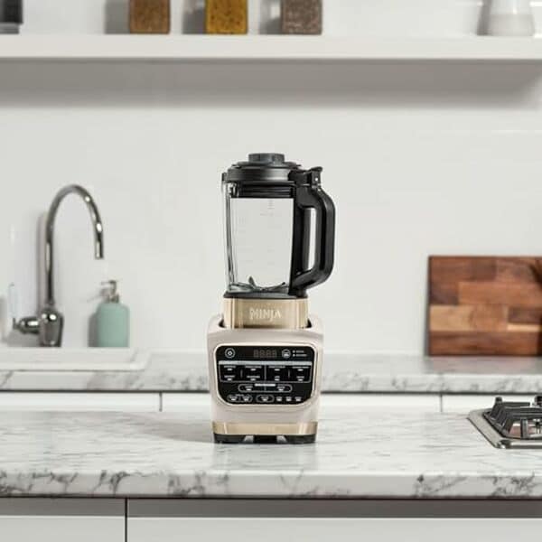 Découvrez le test du blender chauffant Ninja Foodi HB150EUSTGD et plongez dans ses caractéristiques : puissance, polyvalence et bien plus pour transformer votre cuisine.