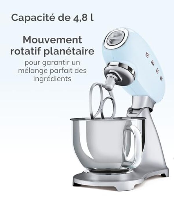 Découvrez notre test détaillé du robot pâtissier Smeg SMF02CREU : 800W de puissance, design crémeux et performances pour vos pâtisseries maison.